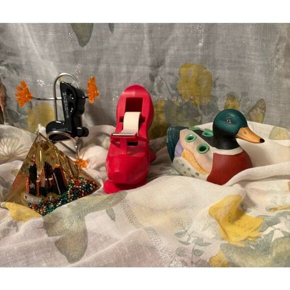 EUC Desk top accessories/Pencil‎ holder, tape dispenser, telephone holder, etc - Picture 13 of 16